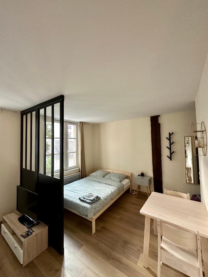 Appartement Bords De L'Eure Charmant Studio Chartres Exteriér fotografie